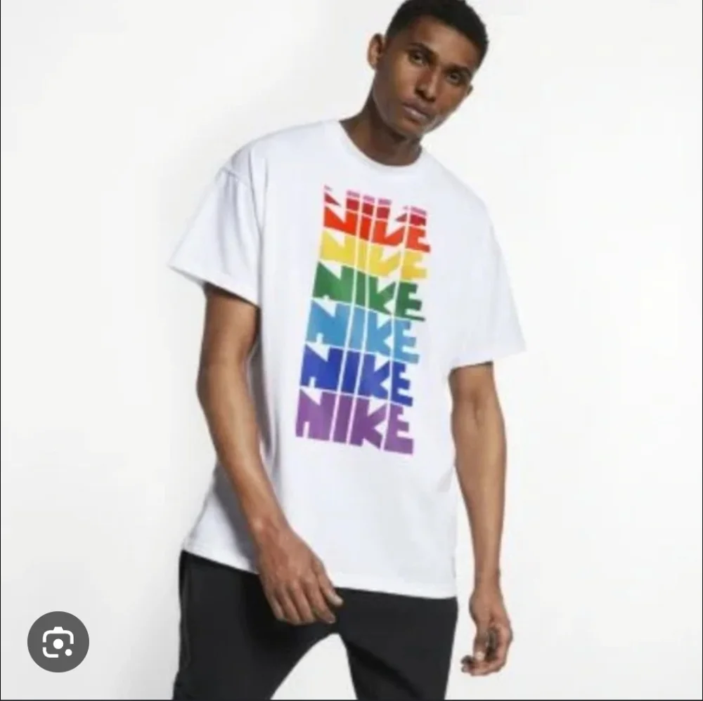 Nike‎ Rainbow Graphic Tee XS